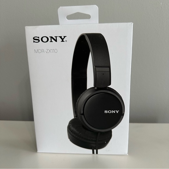 Sony ZX series wired headphones MDR-ZX110 black - Picture 1 of 4